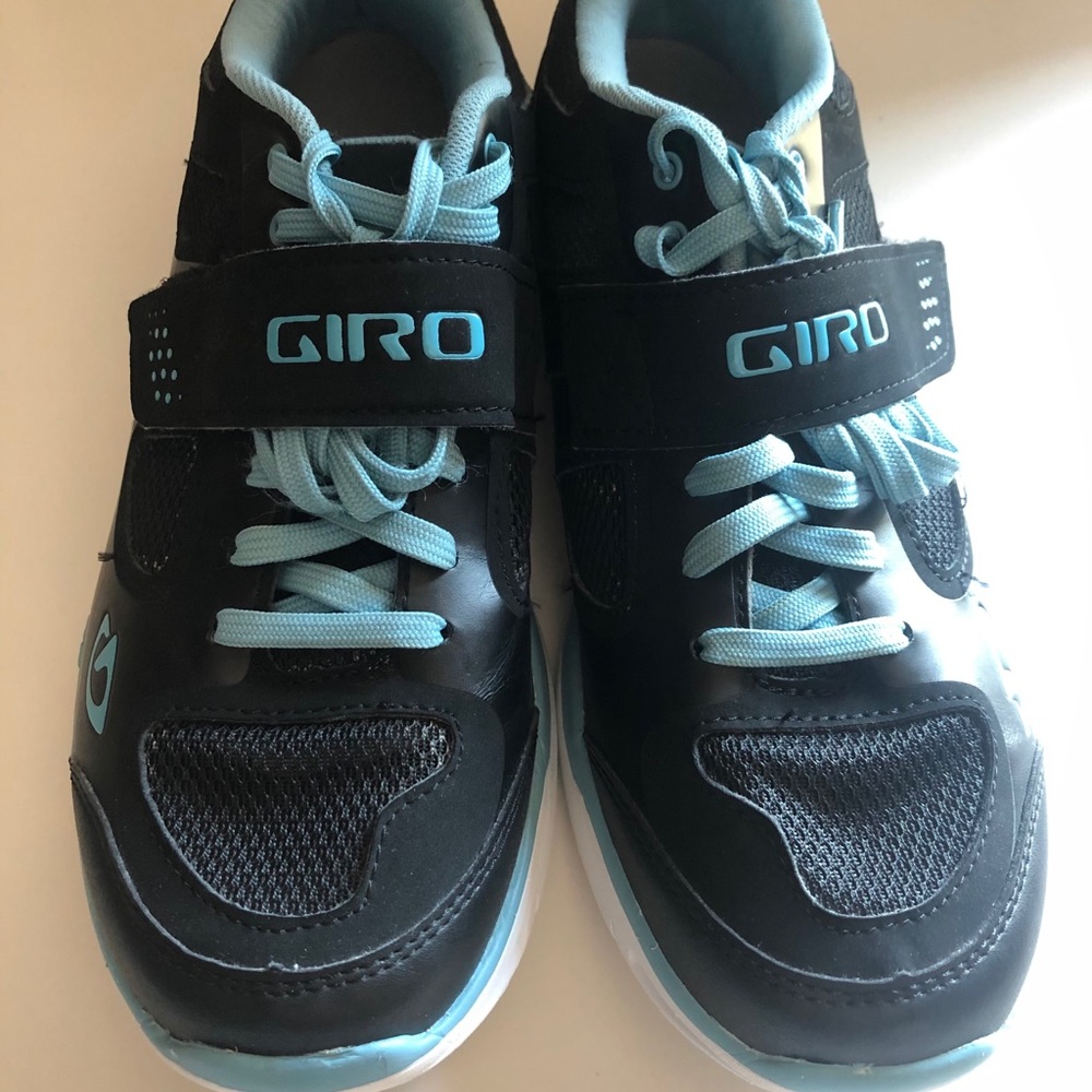 Giro mountain bike cycling shoe.. size 39. US 7.5